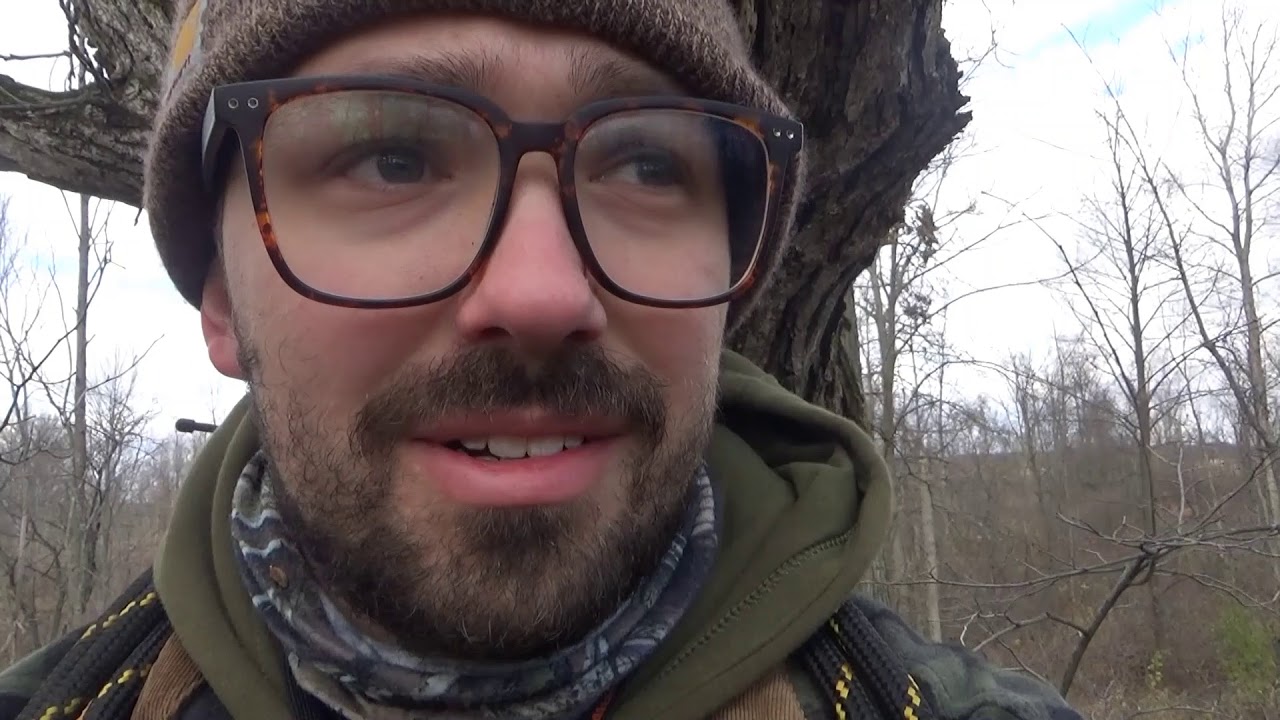 A HARD NOCKED DAY IN THE WOODS - MICHIGAN PUBLIC LAND - YouTube