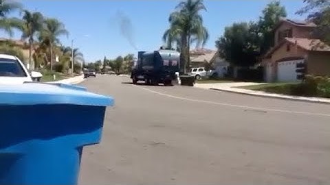 Garbage trucks of Temecula (Old footage)