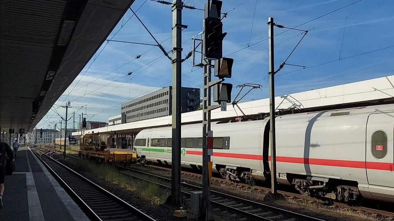 Züge und Ansagen an den Bahnhöfen Emmerke, Hannover, Timmendorfer Strand am Montag 18.7.2022