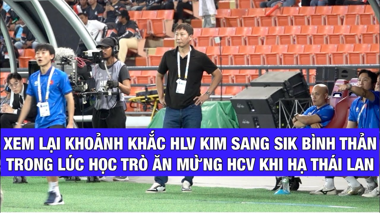 Khoảnh khắc 2 phút cuối U22 Việt Nam căng thẳng, nhưng HLV Kim Sang Sik lại bình thản khi hết giờ