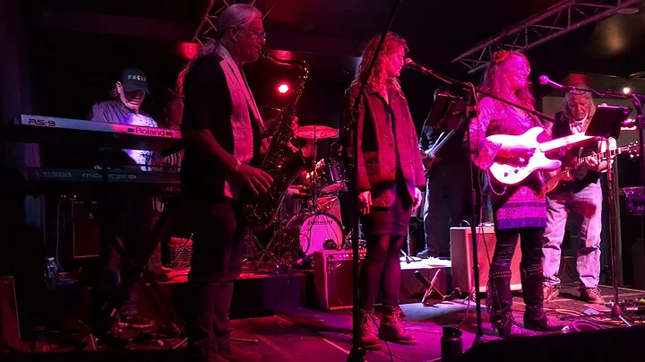 Josie (cover) - Lucy Hrin & The Grackles