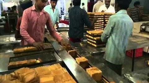 Automatic Rusk Packaging Machine.wmv
