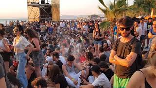 Kuşadası Gençlik Festivali Halil Sezaiyi Beklerken Diğer Sahne Önü Coşuyor