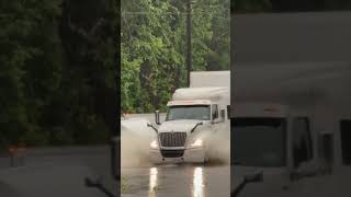 18-wheeler gets swallowed up by flooded roadway in Houston #houston #weather #txwx #flooding