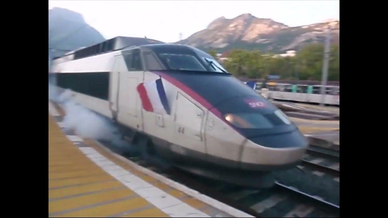 DERNIER TRAIN Conducteur TGV en gare de GRENOBLE. (France ). 26