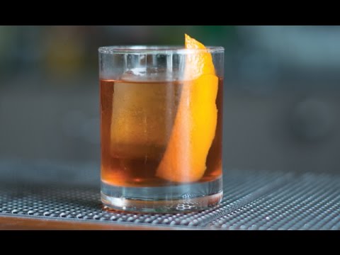 how-to-make-the-bijou-cocktail---liquor.com