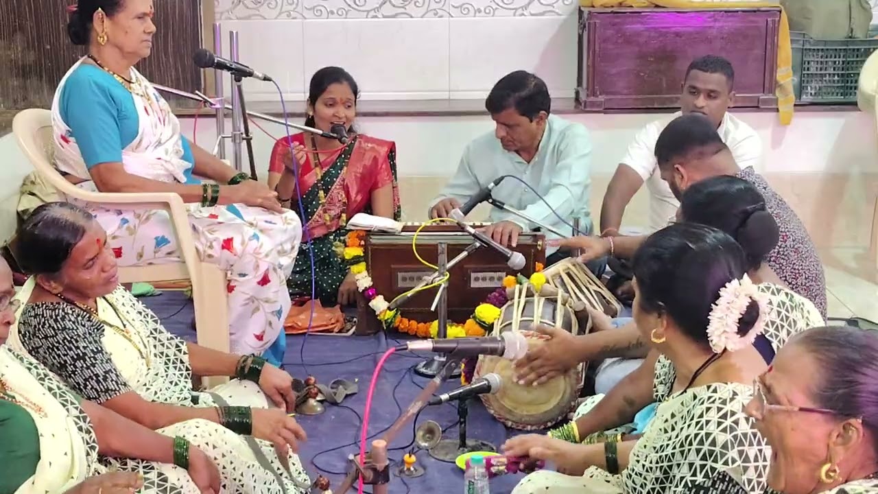 दिनांची माऊली आजी म्या देखिली... गायिका– सौ. जागृती अक्षय पाटील, पखवाज – कु. मनिष पाटील. 