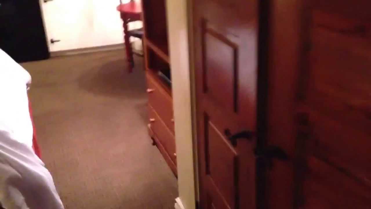 Taking a look around the Club IntraWest room