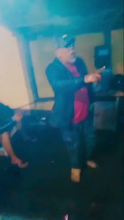 Berdiri sholatlah dulu
