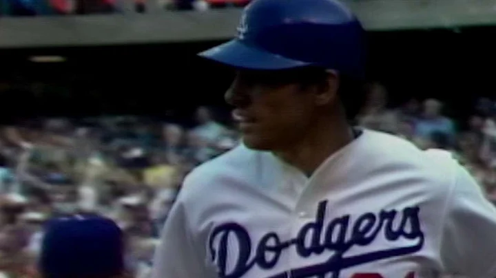 1981 WS Gm4: Johnstone's two-run home run off Davis