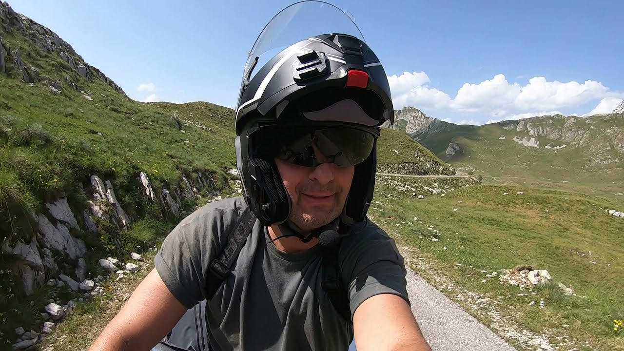 MC touring Balkan