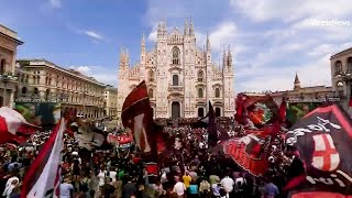 Funerali Berlusconi, applausi e cori da stadio all'uscita della bara dal Duomo