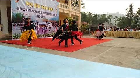 Múa ngựa giấy của dân tộc nùng