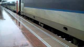 Download Lagu IC-A 536 naar Oostende met 12xI11-rijtuigen+HLE 1910 (Siemens) in Gent-Sint-Pieters) op spoor 12. MP3