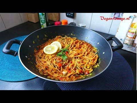 Video: Hoe Om Spaghetti Met Groente Te Kook