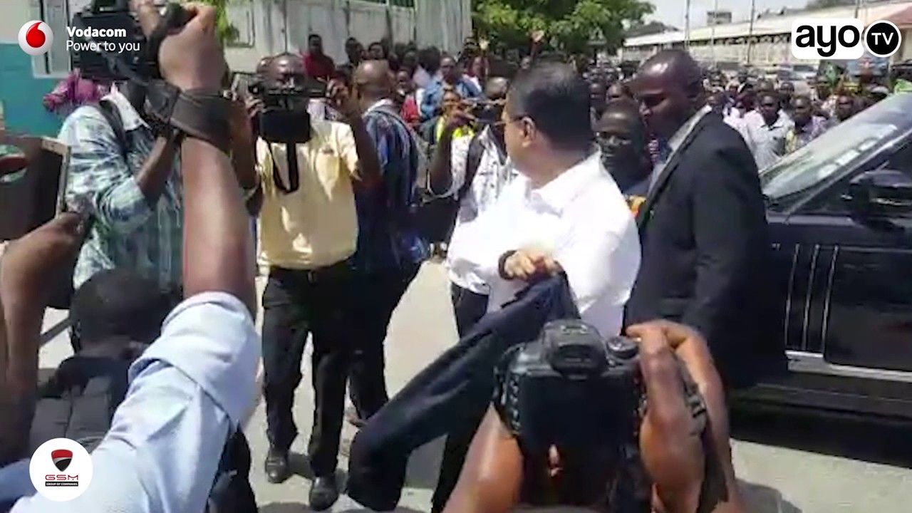 Yusuph Manji alivyofika kituo cha polisi kati leo February 9