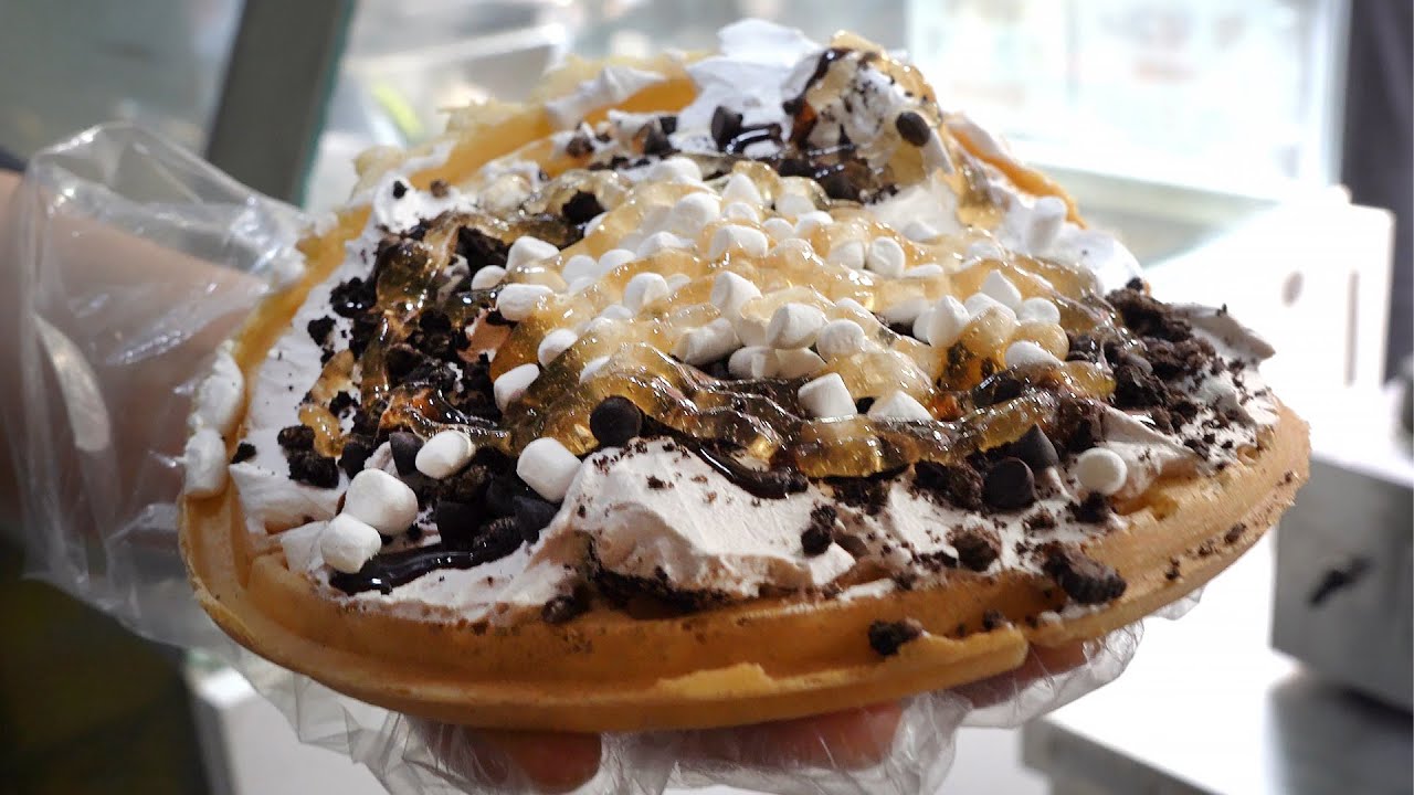 터질듯 막 퍼주는 생크림 와플,마시멜로우 와플, 건대 맛집,Marshmallow Waffle,Waffles full of