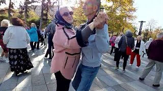 картинка: Харків💖 4  10  2025 Восени збирали ми кленове листя💖