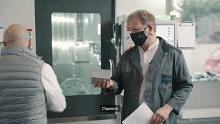 1. Roberto stellt die CNC Maschine von HAAS Automation UMC-500SS vor.