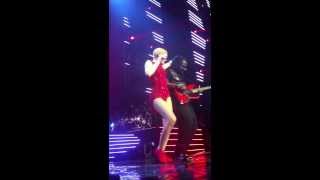 Beginning of Jessie J singing 'Sexy Lady' in London - 29/10/2013