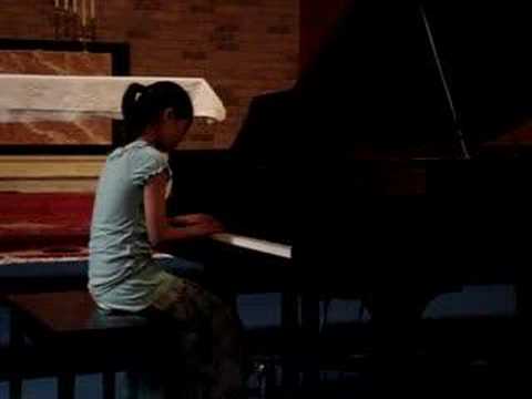 Joyce Lin Plays Piano