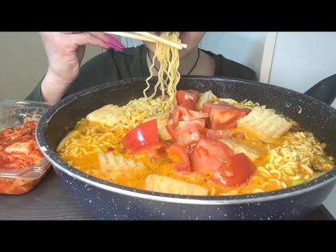 【ASMR 咀嚼音】トマト辛ラーメン！Tomato spicy ramen