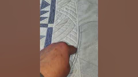 Border texture with BERNINA large 4 in one ruler.