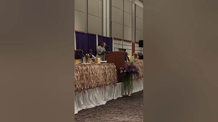 Connie Hicks singing Total Praise