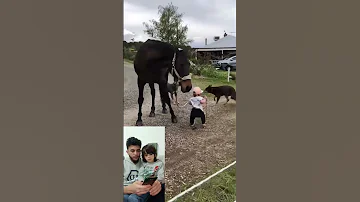 بنت صغيرة تقود حصان سبحان الله ماشاء الله 