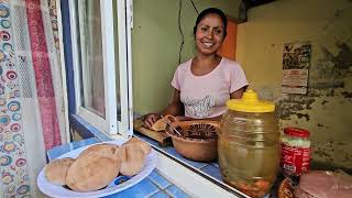 NOS PRESTARON ESTA CASA para salir adelante con mi hijo vendiendo tortas.