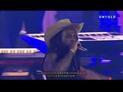BurnaBoy performing “Sitting on Top of the World” live at the UNTOLD festival in Romania