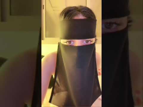 شاهد فضيحة منقبة فاجره تشلح العبايه وتستعرض جسمها داخل غرفة النوم بث مباشر تانجو