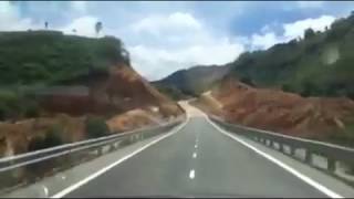 Nhóm TNHB trên đường đến Kon Pia Tu Mo Rong  Kontum