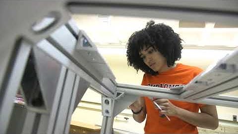 SU College of Engineering and Computer Science Student Machine Shop Tour