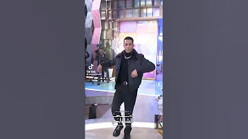ثابت علي المبدأ ثابت ثابت مش عايز حركه 