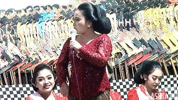 EKA UGET-UGET SINDEN MULTITALENT DI TANTANG NGENDANG SAK NEMBANGE