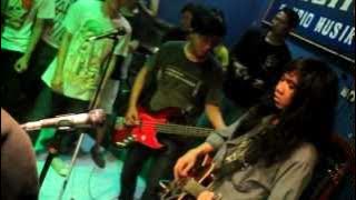 32 Camp - Bukan Punk Rock Love (Live At Nabila Cafe) #VideoMakerByHaiPirates!.wmv