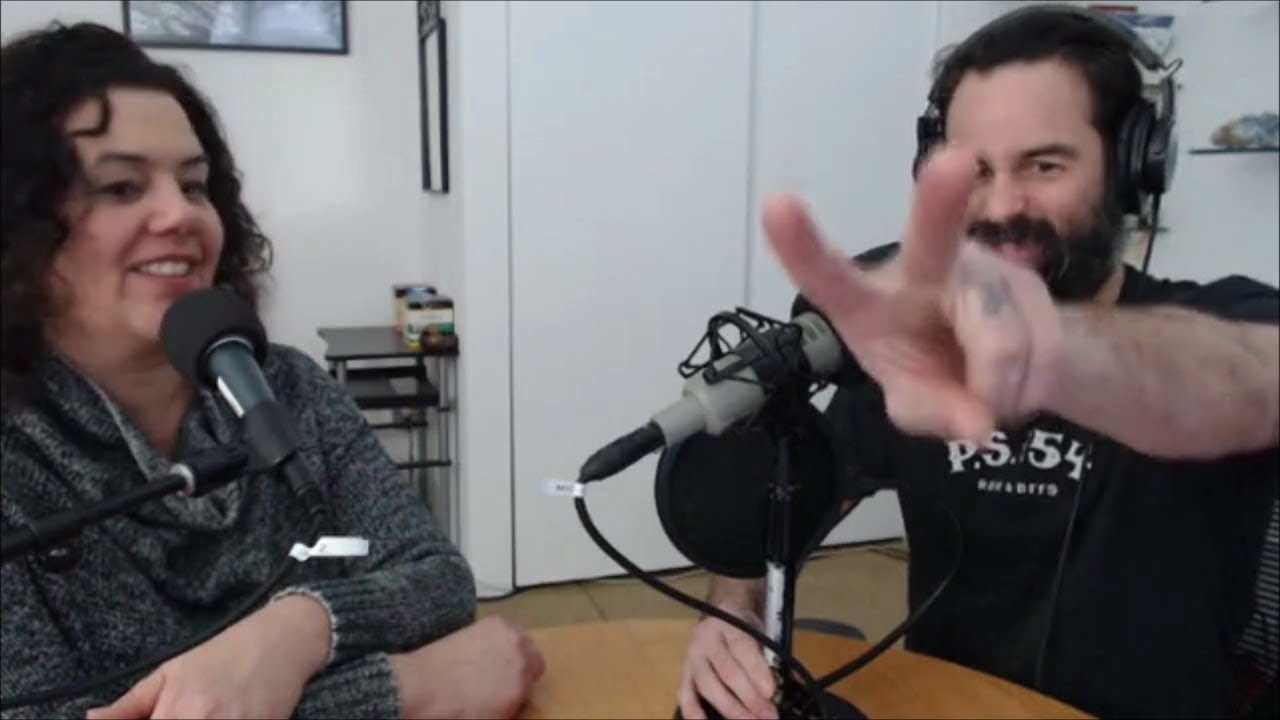 Do You Say Entrepreneur In Spanish? Ask Joanne Derwin On The Entrepreneurial Web Episode #13