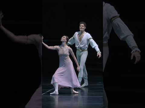 Video The iconic balcony pas de deux from Romeo and Juliet | Dutch National Ballet