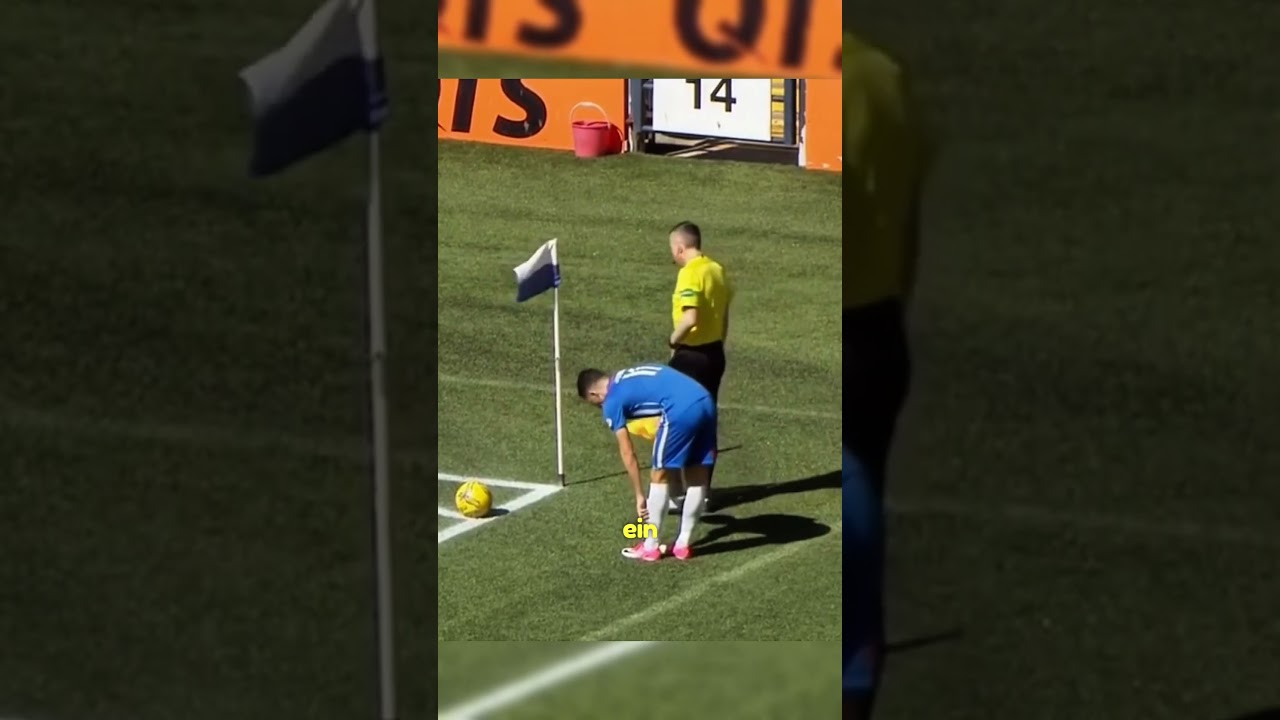 Der unglaublich FußballEinsatz:Fan wird Schiedsrichter und Linienrichter muss vom Platz #shortvideo