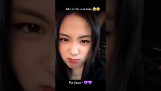 Jisoos Cute Face During Live