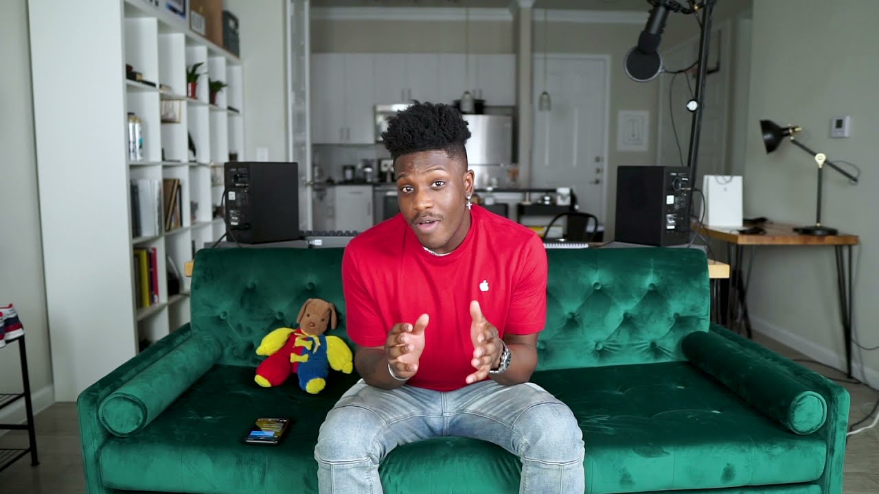 HOW TO GET AN INTERVIEW AT ANY APPLE STORE.