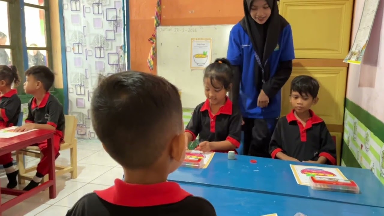 Praktik Pembelajaran Peertaeching Keterampilan Menjelaskan