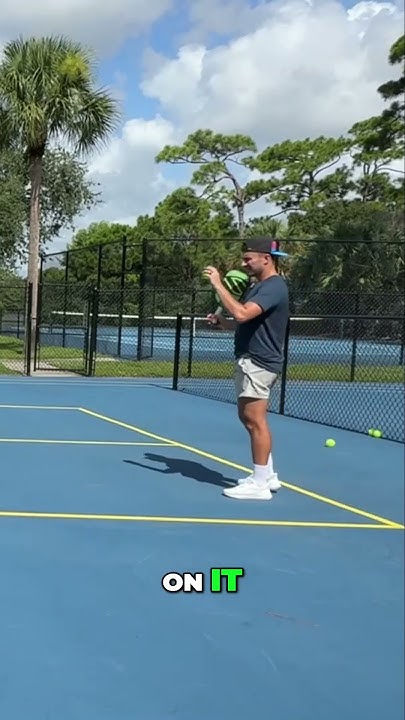 should-you-use-a-one-or-two-handed-backhand-pickleballcoach