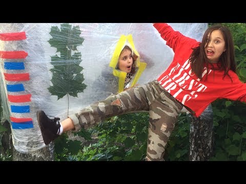 Видео: Дом из ПЛЕНКИ на ДЕРЕВЕ! ФОРТ Челлендж! DIY Fort Challenge