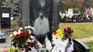 видео: Памятник за 1 000 000 руб. на могиле Николая Караченцова  / Троекуровское кладбище 28 октября 2024г. картинка: Памятник за 1 000 000 руб. на могиле Николая Караченцова  / Троекуровское кладбище 28 октября 2024г.