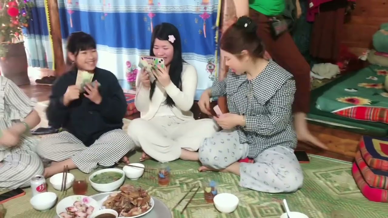 Mừng 1 lại gia đình ngồi quay quần ăn tất Niên 🏡