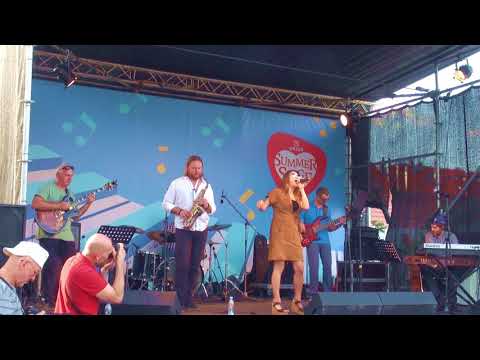 funcoolio-&-julia-zakirova---dancing-umbrellas-(live-at-origo-summer-stage-2019)