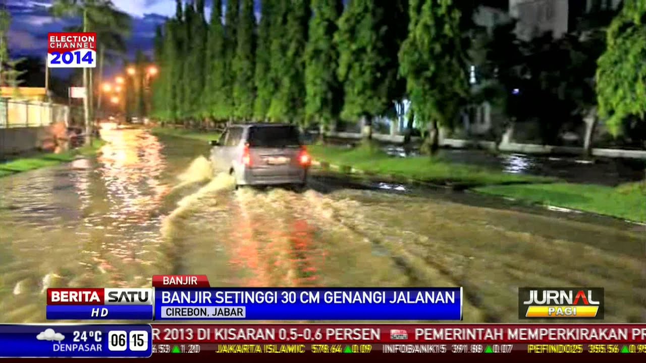  Mobil  mobil  di  Cirebon  Mogok Akibat Banjir YouTube