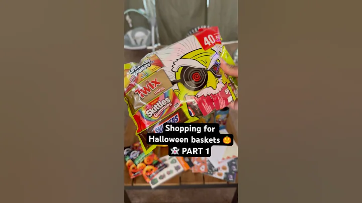 Let’s pick up some goodies to make Halloween baskets! 🎃👻#halloween #shopping #gift